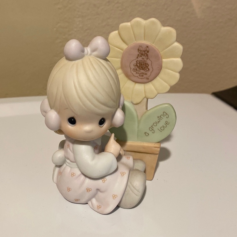 Vintage Precious Moments Figurine A Growing Love